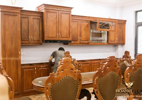 Công trình thi công nội thất phòng bếp tân cổ điển nhà chú Tráng (Vinhomes Ocean Park, Hà Nội)